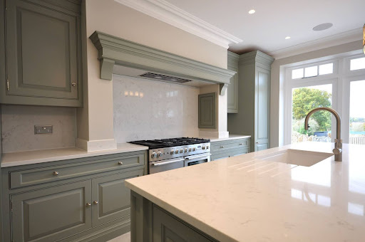 Dekton vs. Quartz Kitchen Worktops: Choosing the Perfect Surface for Your Kitchen