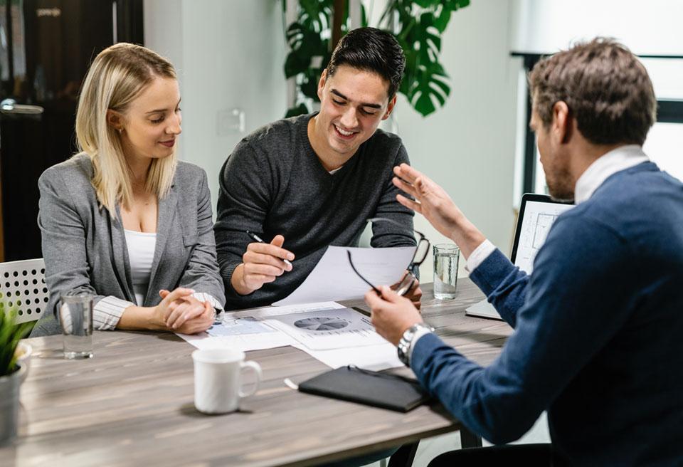 5 Things You Must Look for in a Business Insurance Adviser